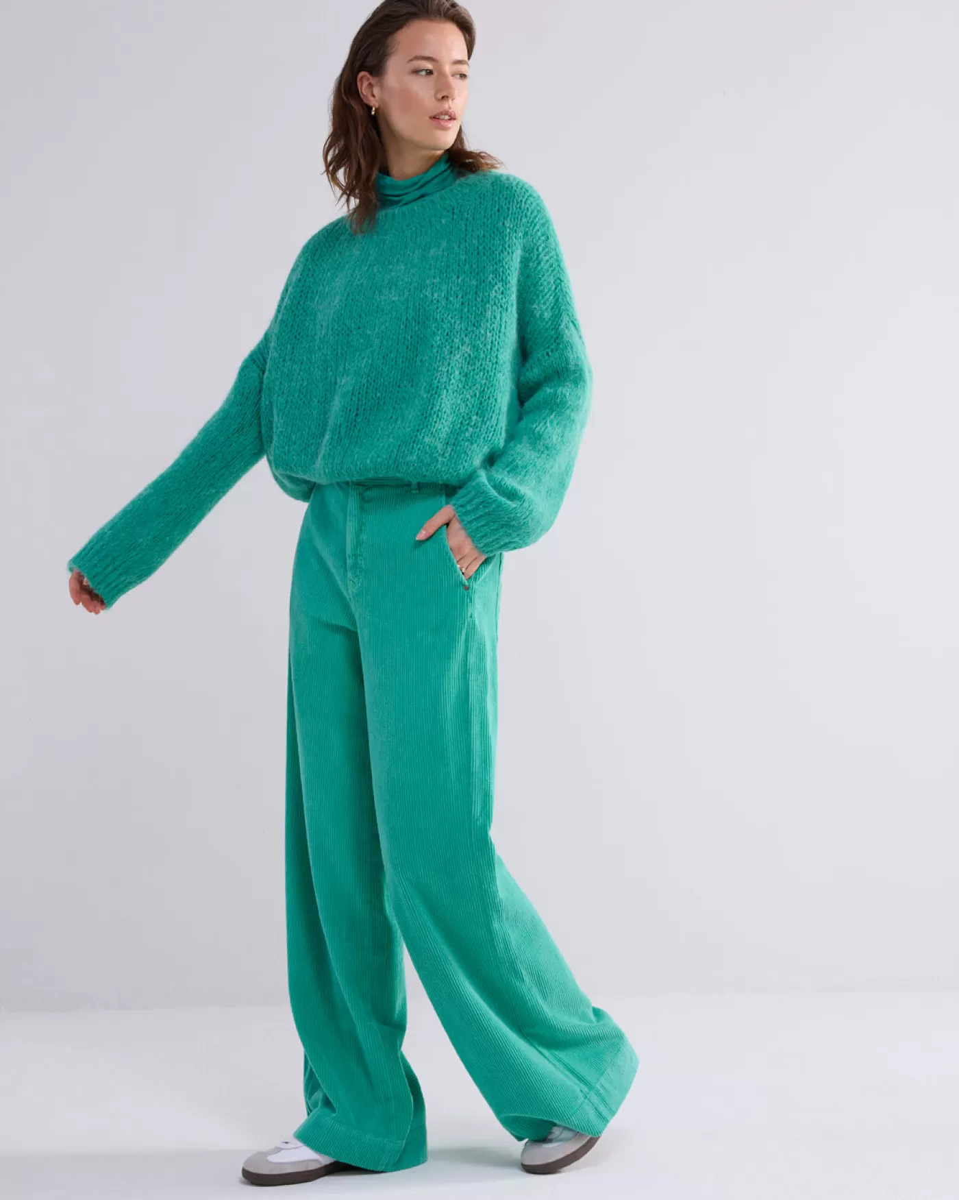 boxy_trui_met_grove_steek_117401.webp Summum Truien & Vesten<Boxy trui met grove steek