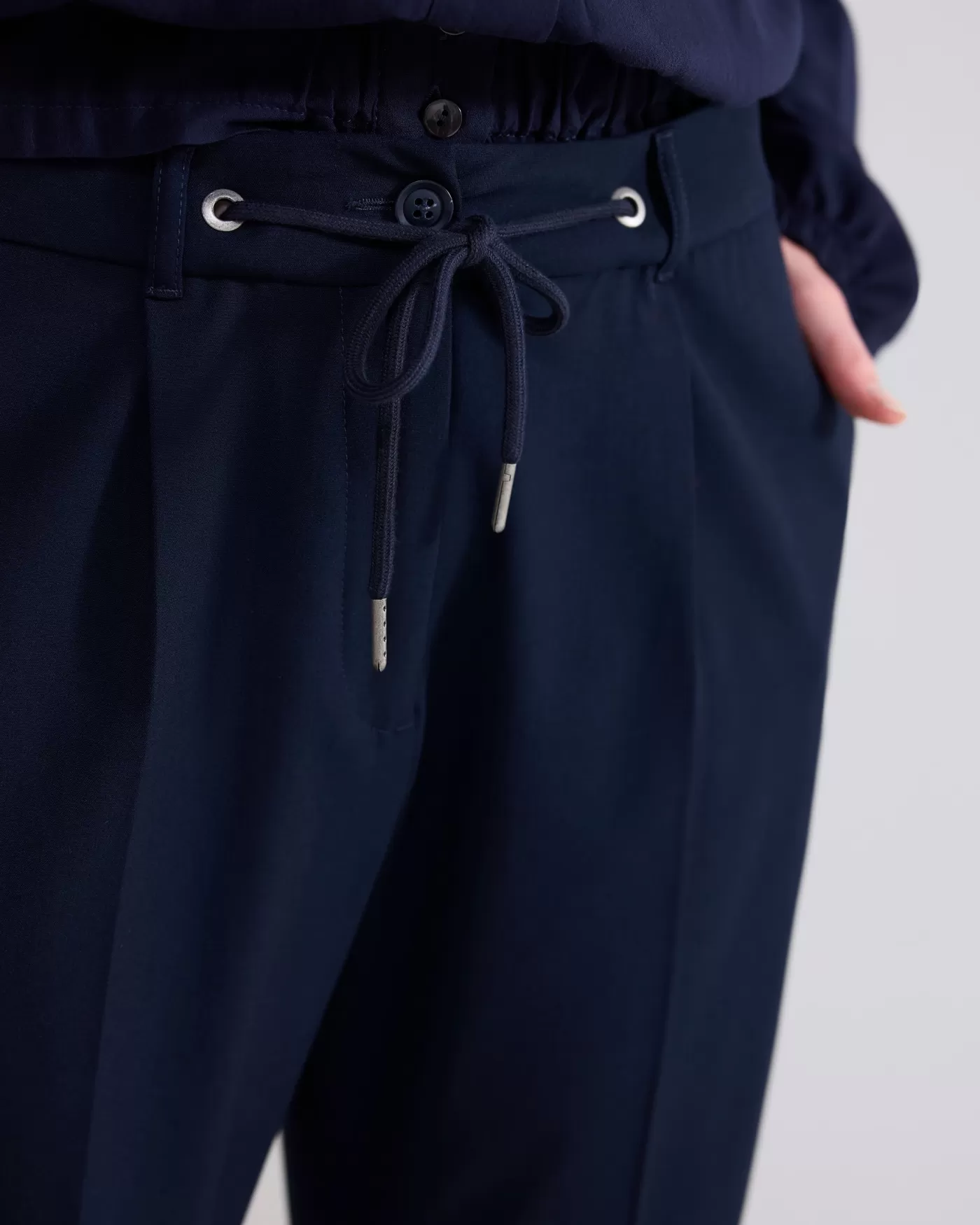 broek_met_smalle_pijpen_116750.webp Summum Broeken & Jumpsuits<Broek met smalle pijpen