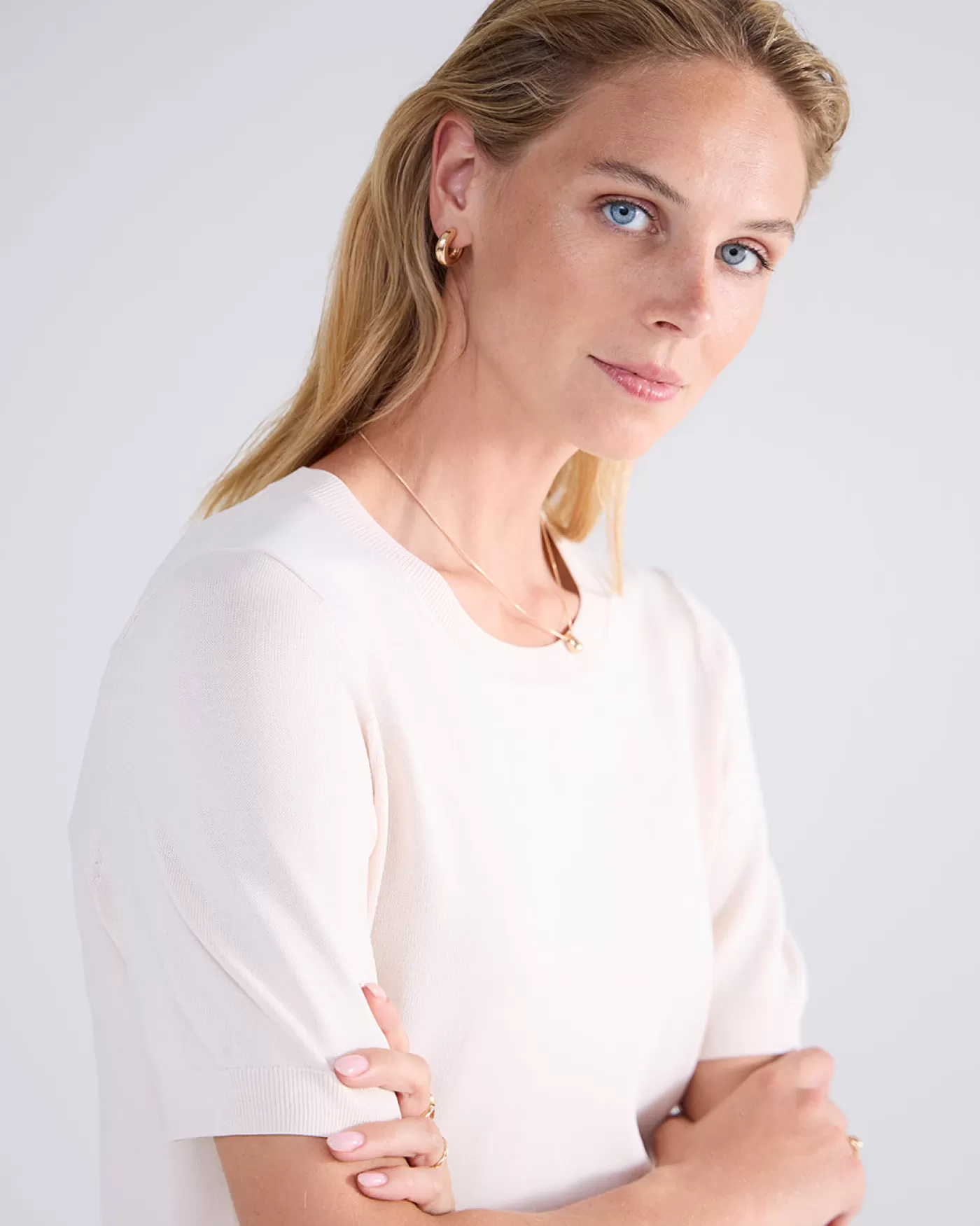 gebreid_truitje_met_ronde_hals_117610.webp Summum Truien & Vesten<Gebreid truitje met ronde hals