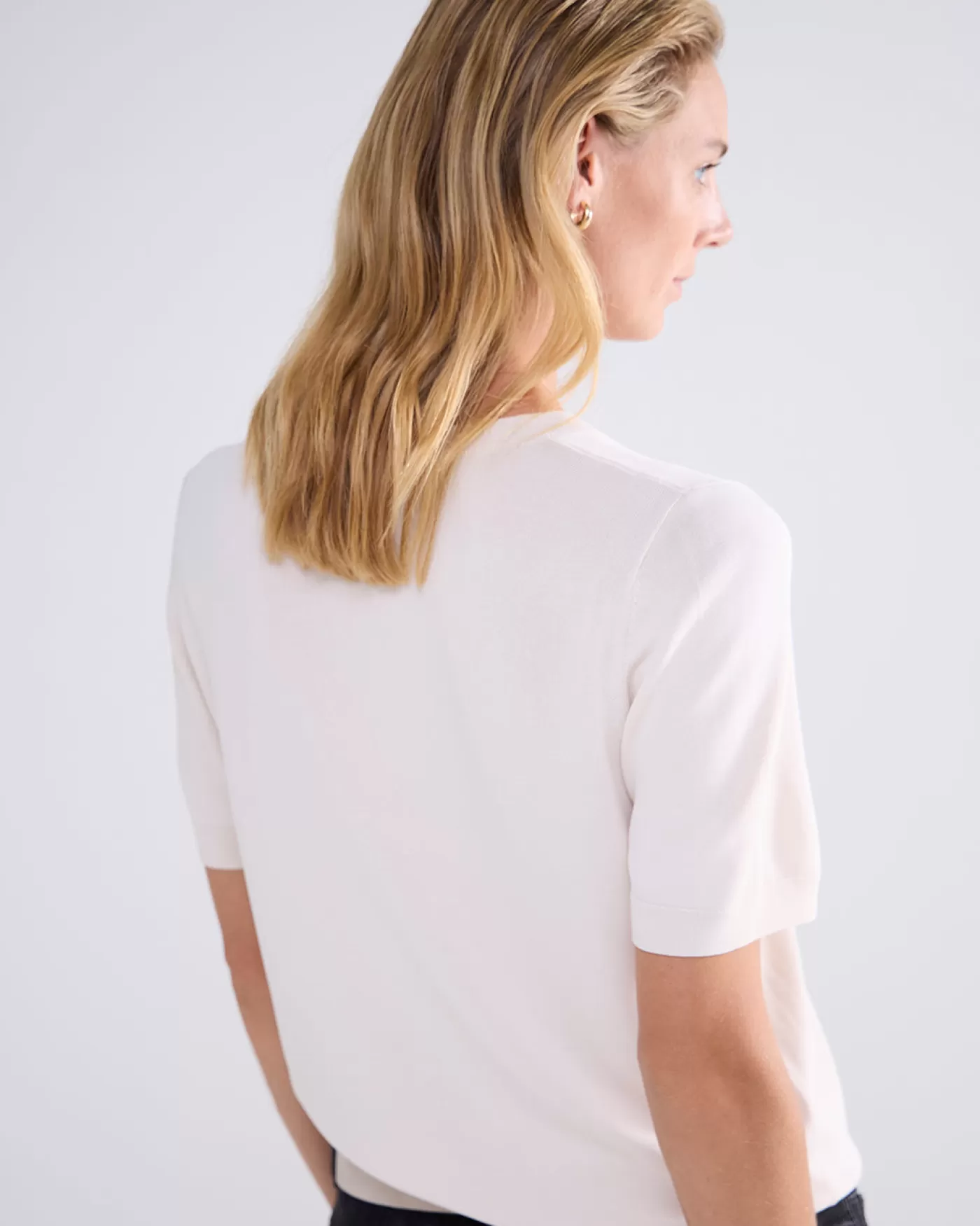 gebreid_truitje_met_ronde_hals_117621.webp Summum Truien & Vesten<Gebreid truitje met ronde hals