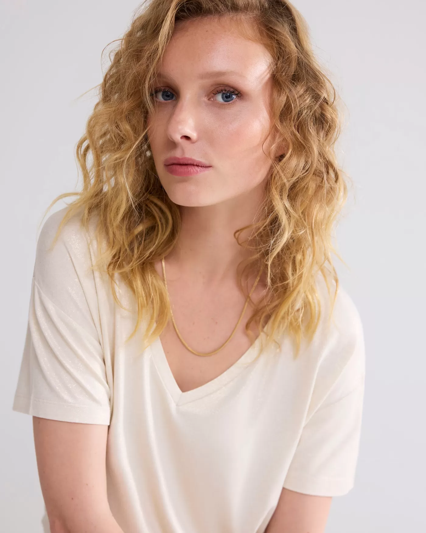 glanzende_basic_vhals_top_118323.webp Summum T-Shirts | Tops & T-Shirts<Glanzende basic V-hals top