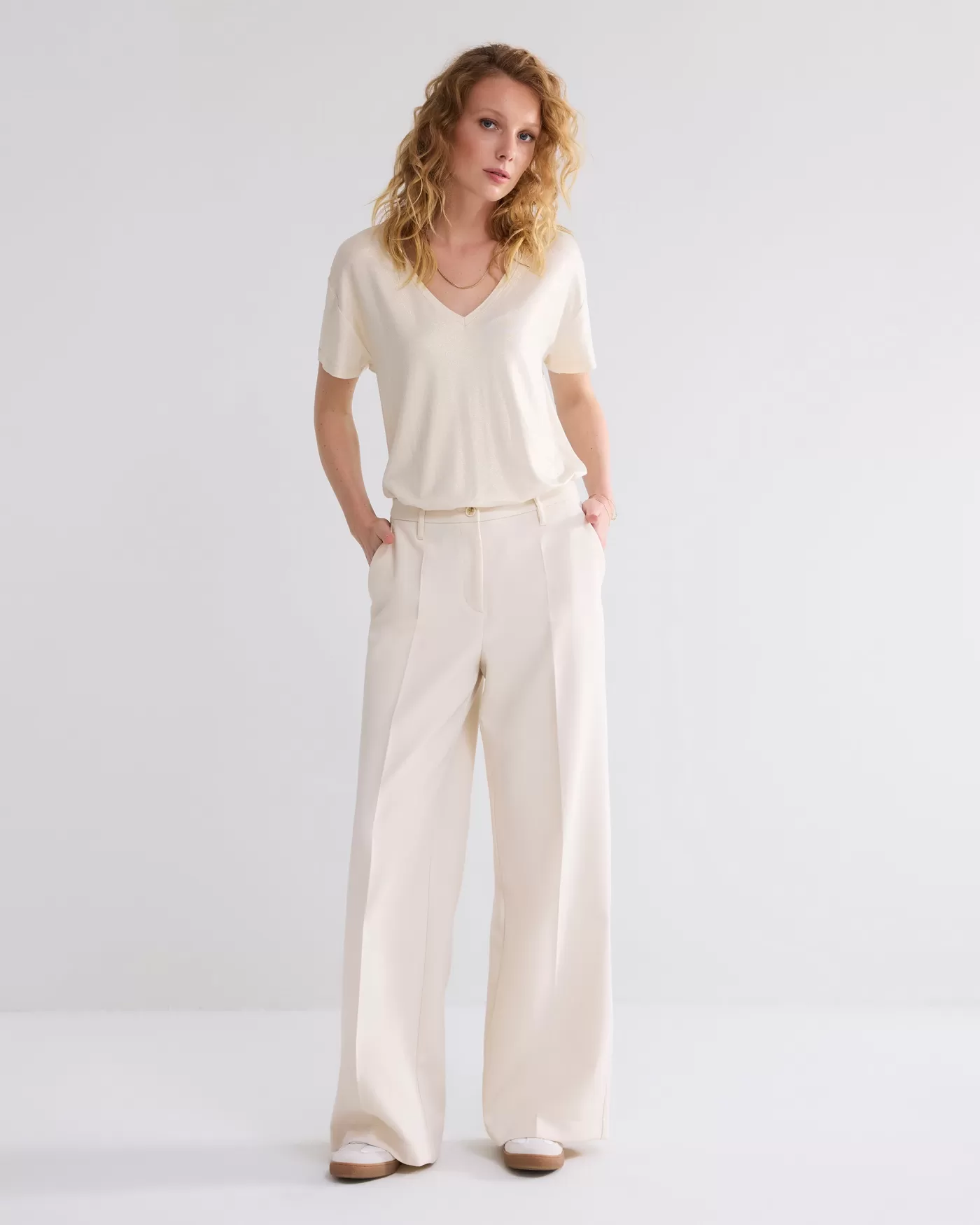 glanzende_basic_vhals_top_118333.webp Summum T-Shirts | Tops & T-Shirts<Glanzende basic V-hals top