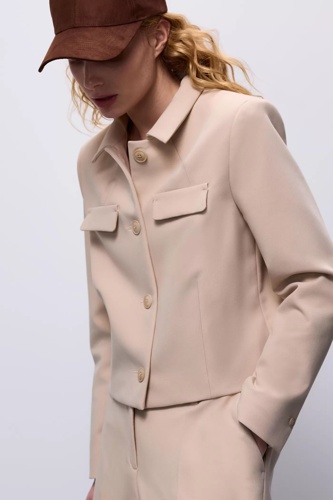 kort_jasje_blousekraag_115573.webp Summum Blazers & Jasjes<Kort jasje blousekraag