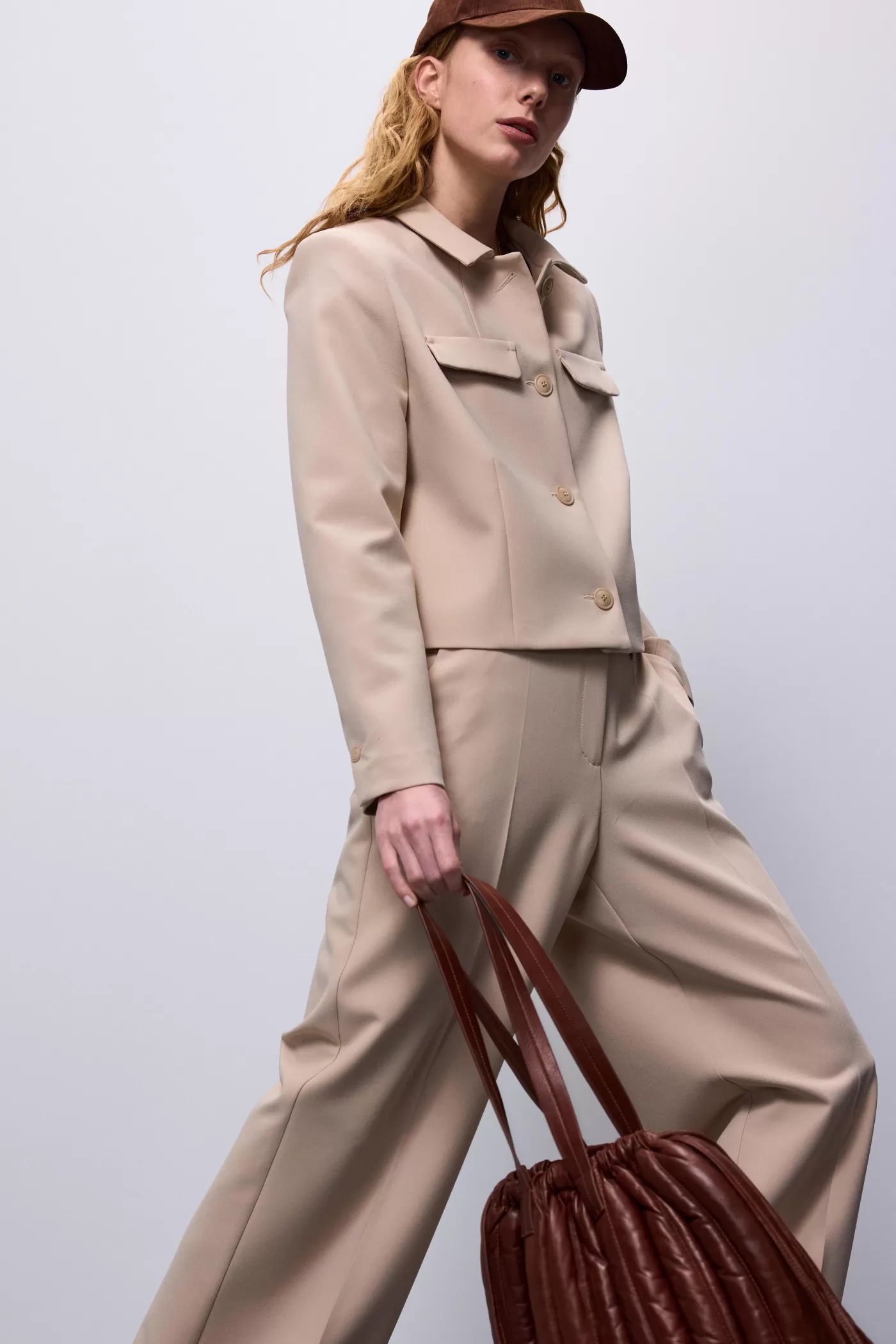 kort_jasje_blousekraag_115576.webp Summum Blazers & Jasjes<Kort jasje blousekraag