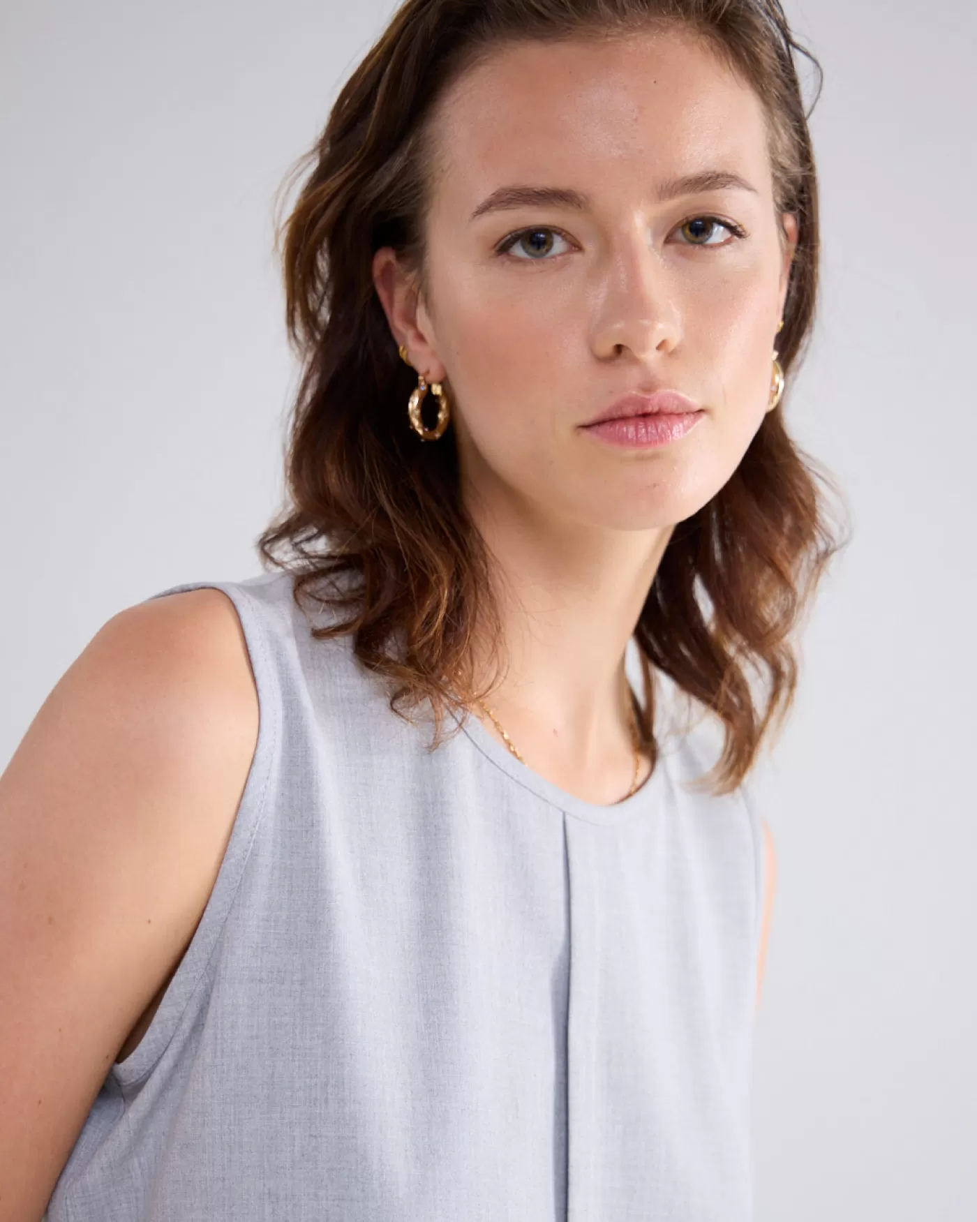 mouwloze_top_met_taft_achterkant_118204.webp Summum Tops & T-Shirts<Mouwloze top met taft achterkant