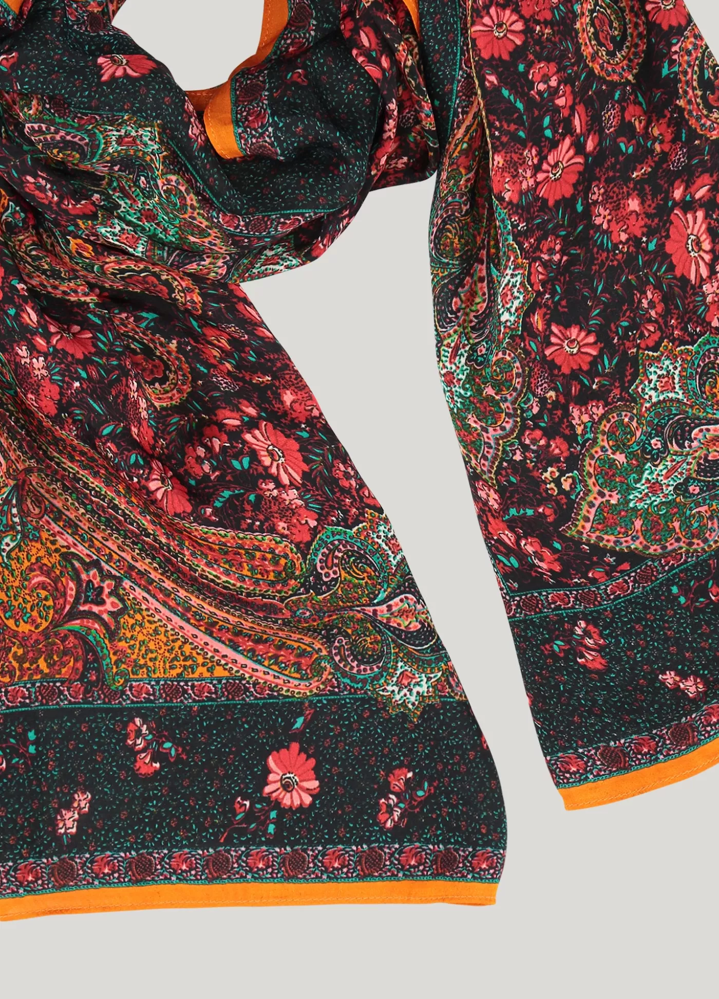 satijnen_sjaal_paisley_114136.webp Summum Accessoires<Satijnen sjaal paisley