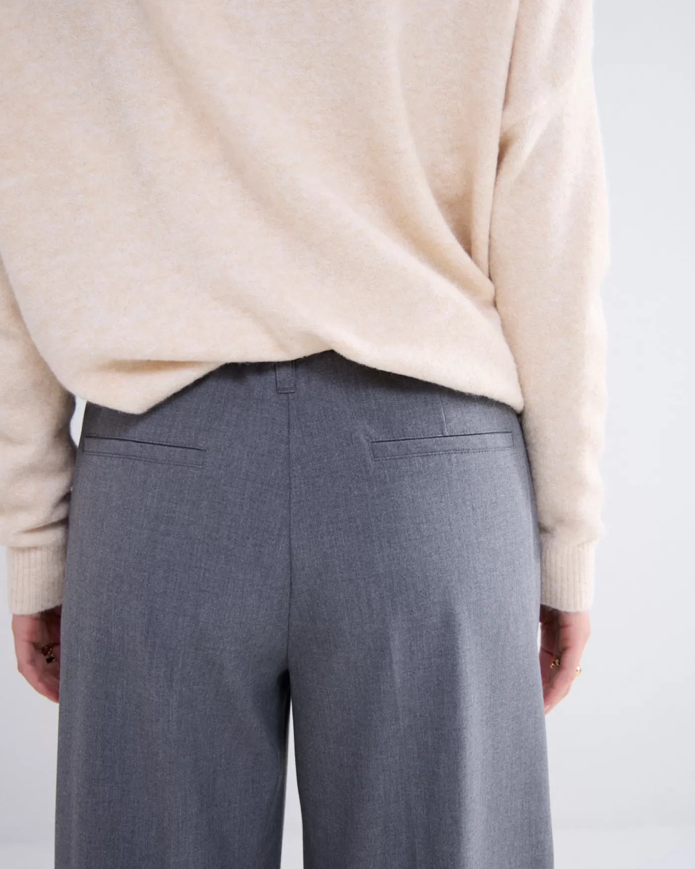 soepelvallende_wijde_broek_114278.webp Summum Basics<Soepelvallende wijde broek