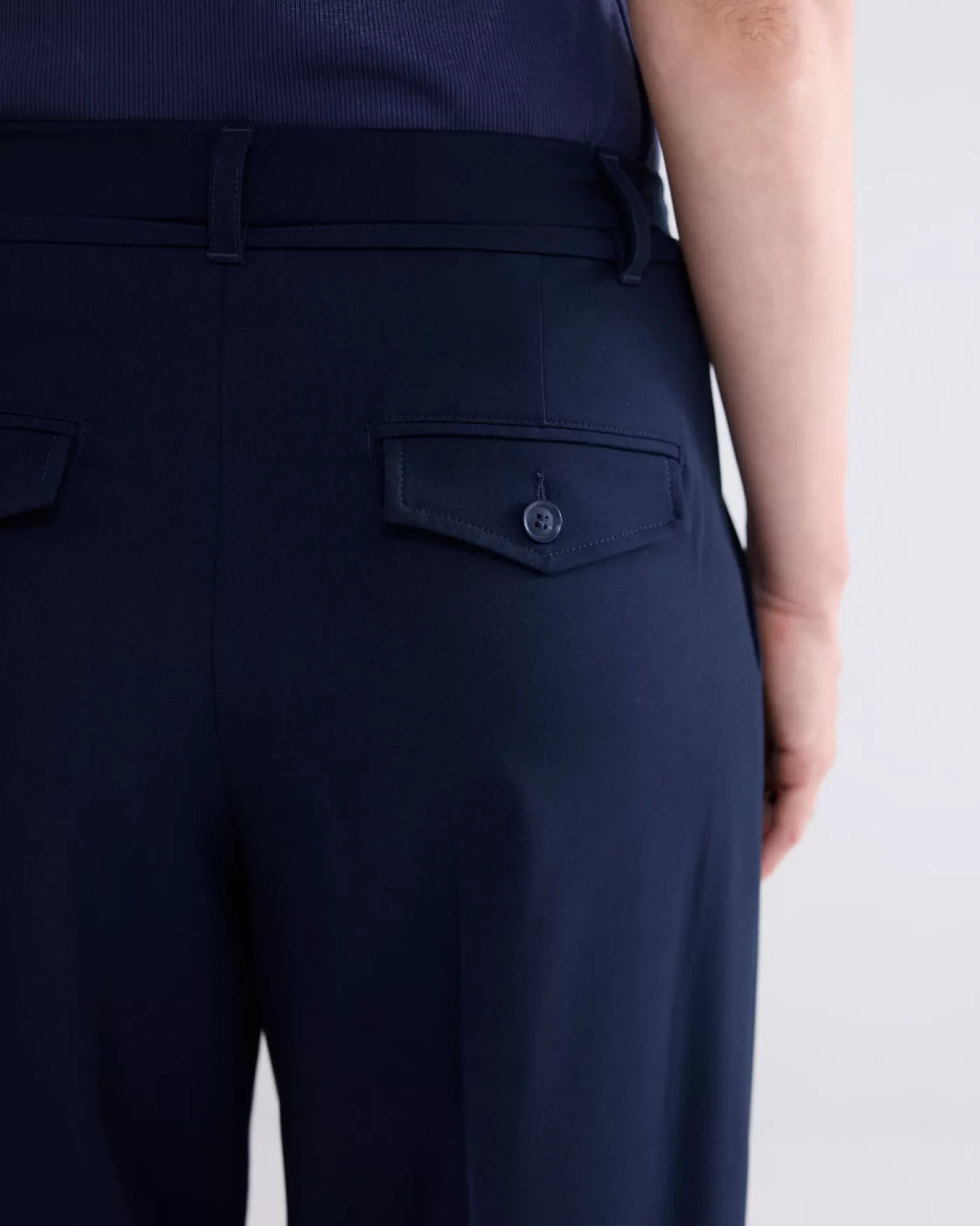 wijde_broek_met_plooien_en_riem_116531.webp Summum Broeken & Jumpsuits<Wijde broek met plooien en riem